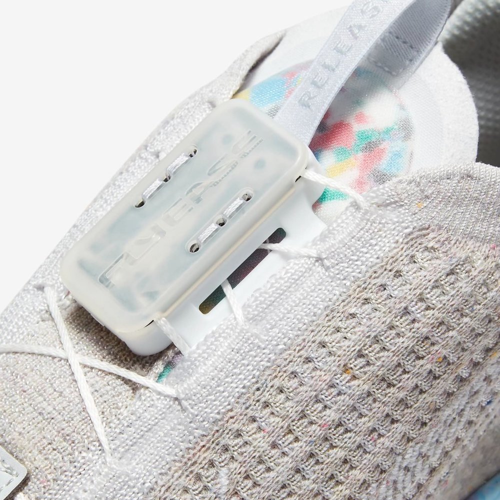 WMNS NIKE AIR VAPORMAX 2020 FK FLYKNIT SUMMIT 7.5 - Picture 5 of 9